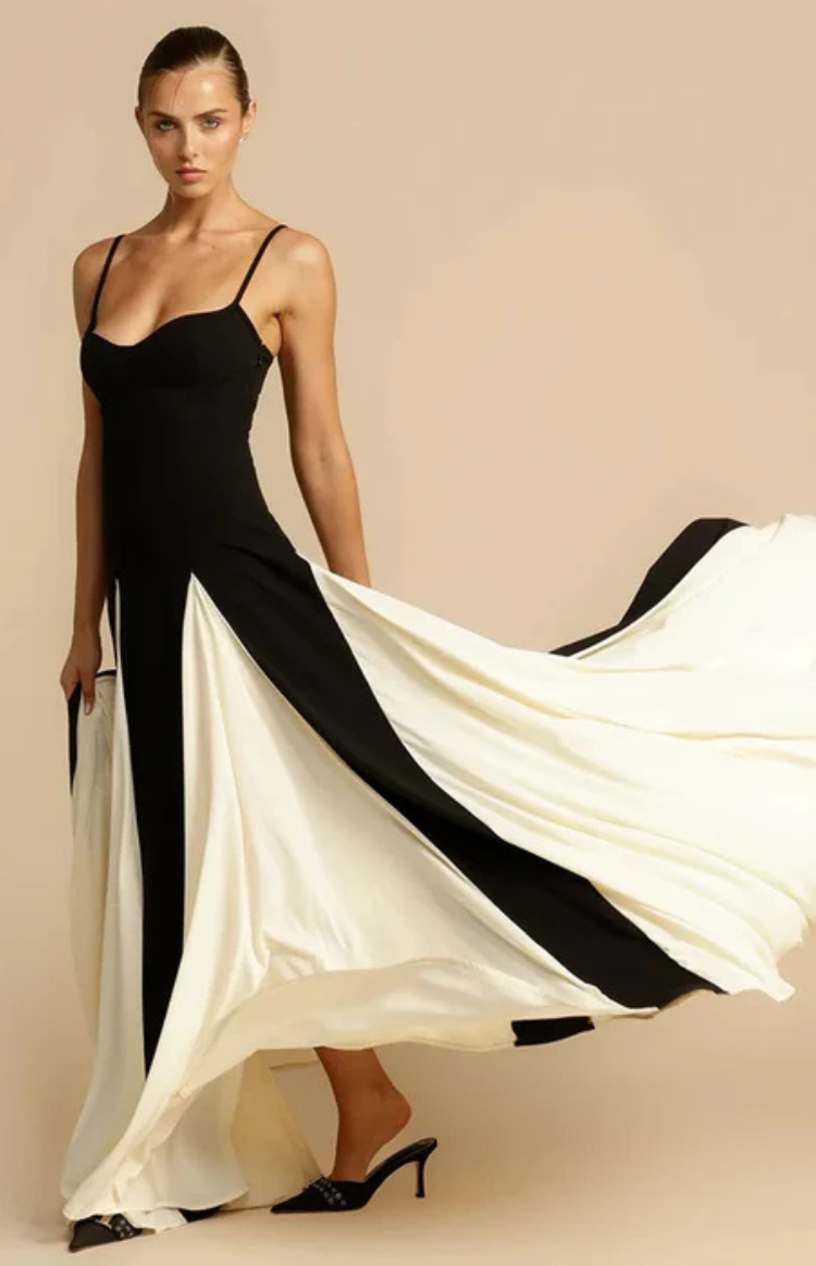 Aria - Maxi Dress - Contrast Detail A-line Maxi Dress in Black